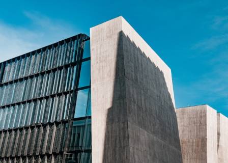 विश्वका नयाँ वास्तुशिल्प चमत्कारहरू: शीर्ष परियोजनाहरूको मार्गदर्शन