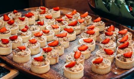 १० सबैभन्दा मनपर्ने स्ट्रॉबेरी डेजर्ट: बेटर होम्स & गार्डेन्सको शीर्ष बचाइएका व्यञ्जनहरू