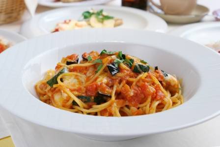 विश्वव्यापी पास्ता खजाना: विश्वभरका १० अवश्य-चाख्नुपर्ने परिकारहरू