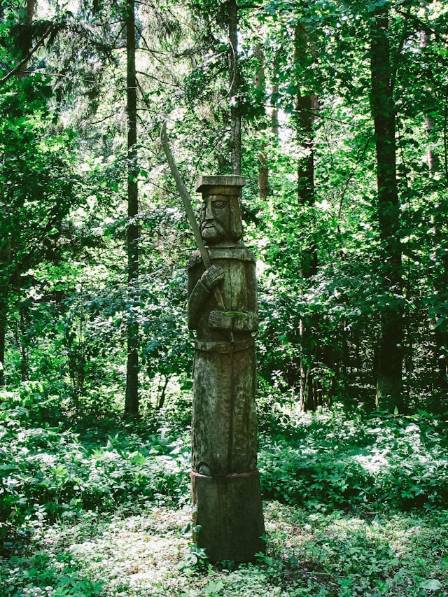 स्मारकहरूको उच्च स्वरहीनता