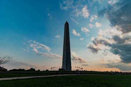 वाशिंगटन स्मारक: एक प्रतिष्ठित संस्थापक पितालाई सम्मान