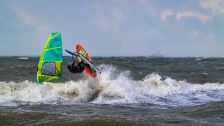 Vindsērfings: vēja un viļņu sports